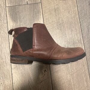 Women’s Sorel Brown Leather Chelsea Boot - Classic Slip-On Style